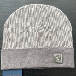 Dark Gray Checkered Beanie! OS NWT